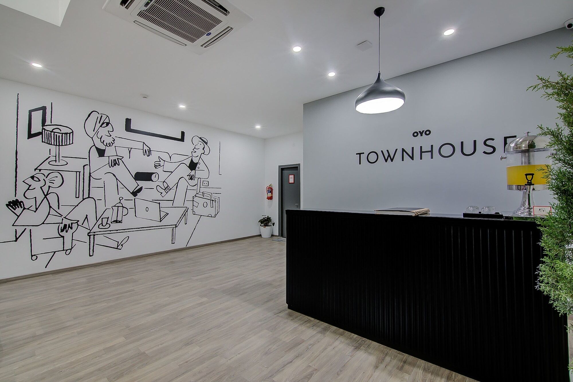 古尔冈 Oyo Townhouse 044 Sector 14 Gurugram酒店 外观 照片