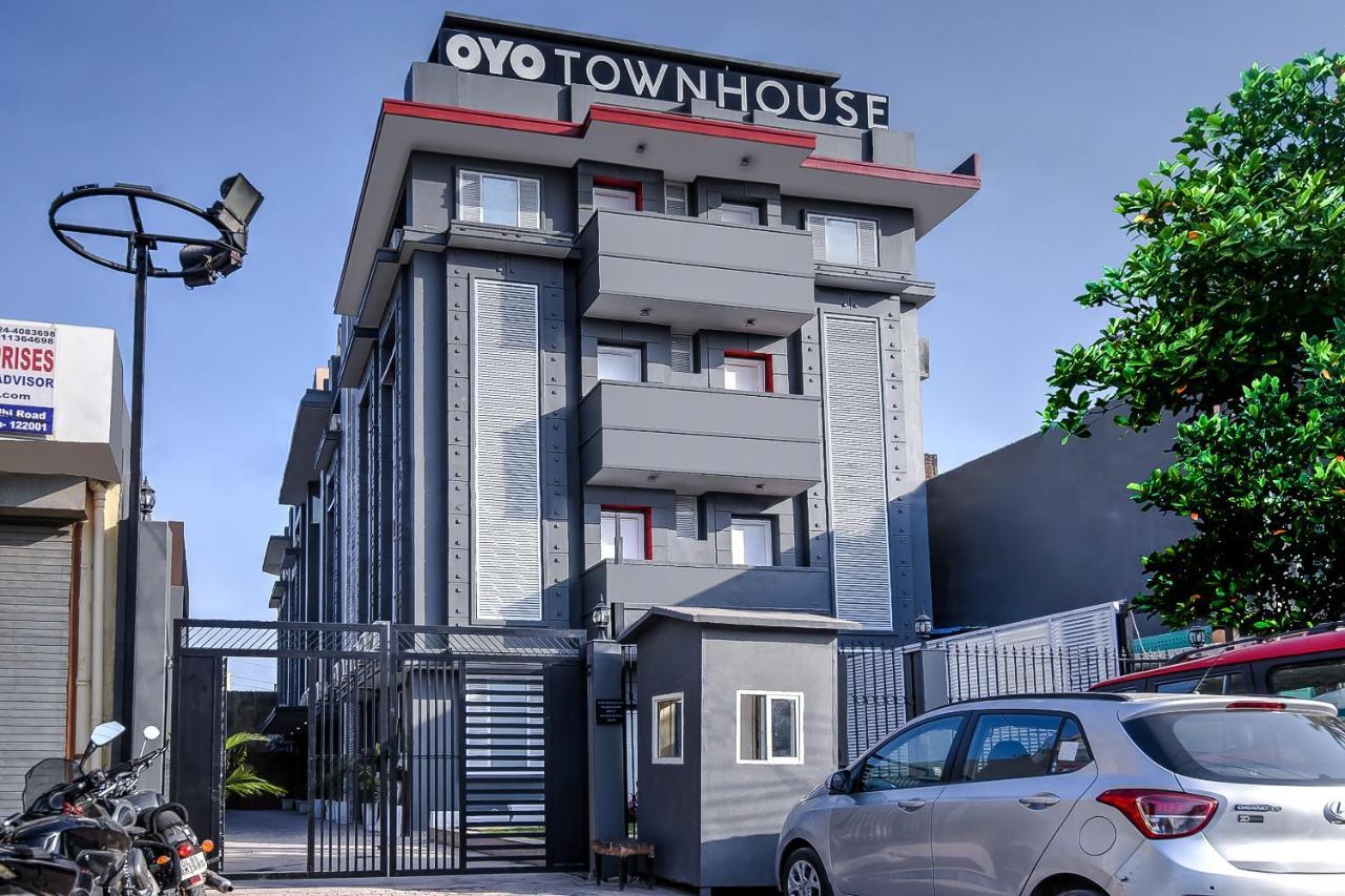 古尔冈 Oyo Townhouse 044 Sector 14 Gurugram酒店 外观 照片