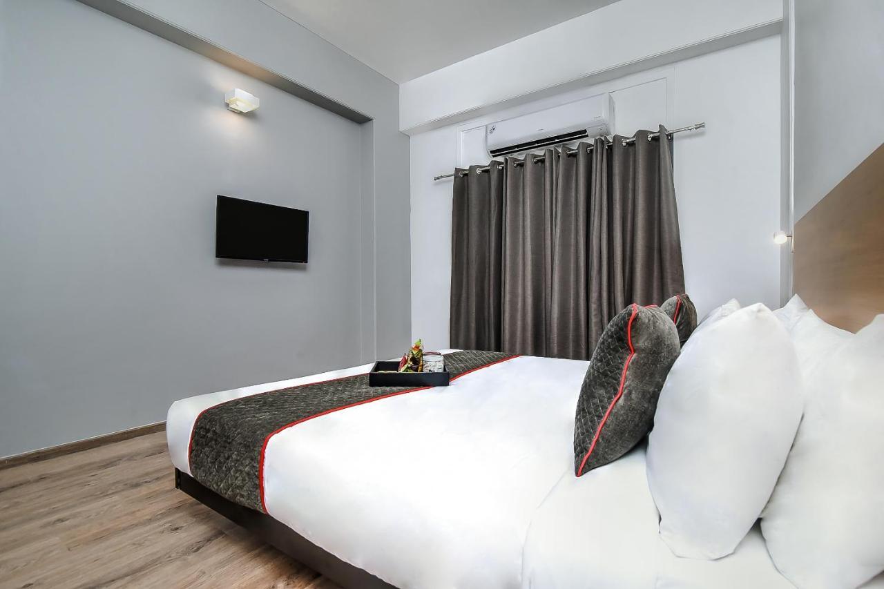 古尔冈 Oyo Townhouse 044 Sector 14 Gurugram酒店 外观 照片