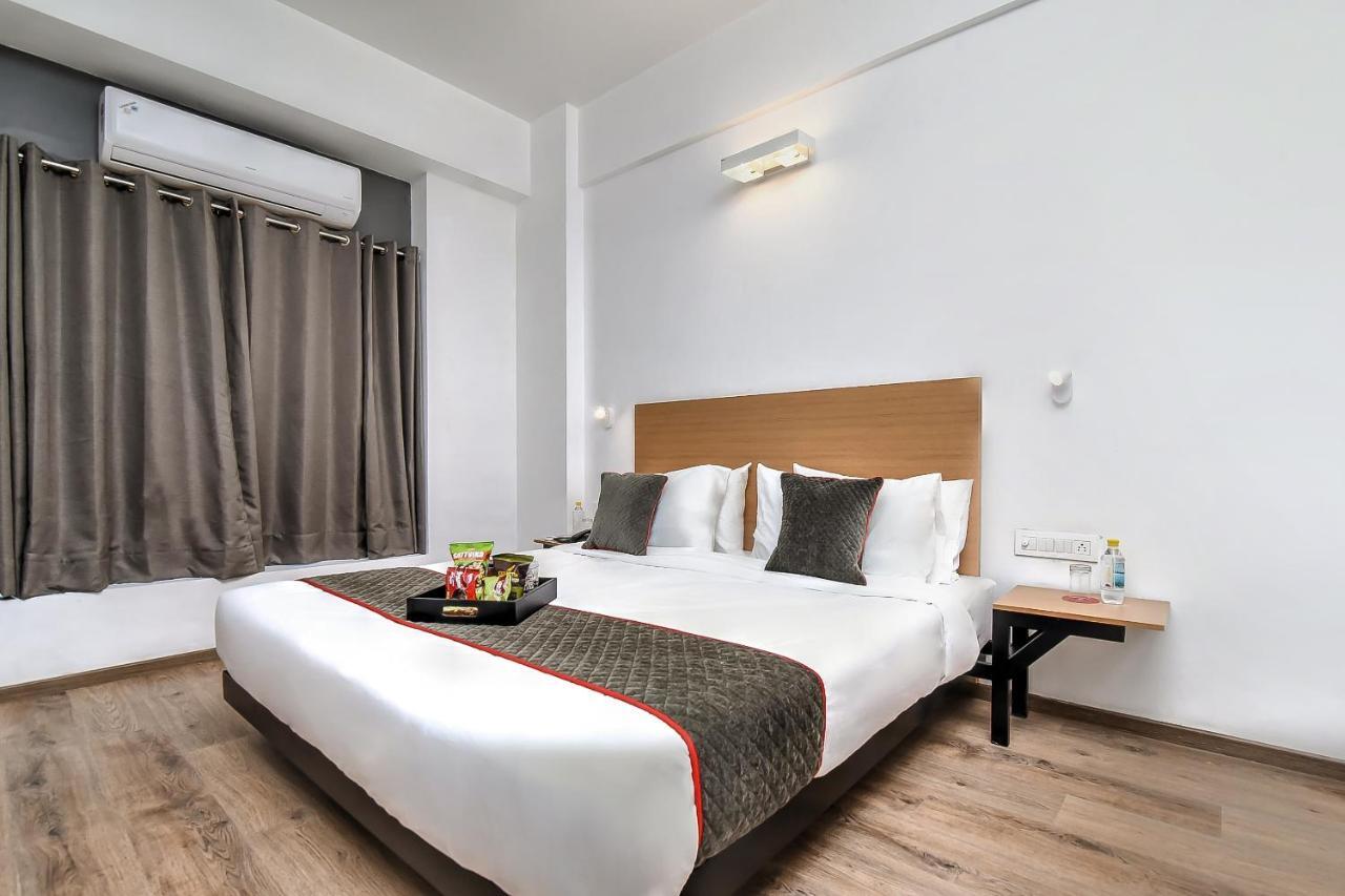 古尔冈 Oyo Townhouse 044 Sector 14 Gurugram酒店 外观 照片