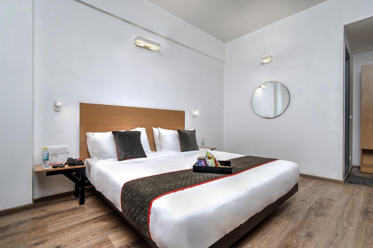 古尔冈 Oyo Townhouse 044 Sector 14 Gurugram酒店 外观 照片